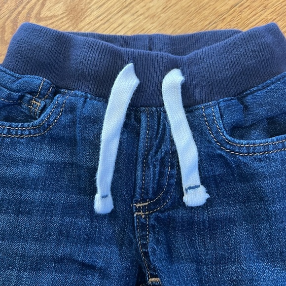 Gap Boys Dark Wash Relaxed Straight Legged fit. Pull on - Picture 2 of 8